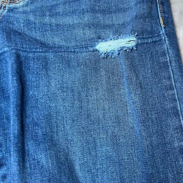 Old Navy Womens Size 6 Power Slim Straight Jeans Distressed Rips Blue Denim‎ - Image 16