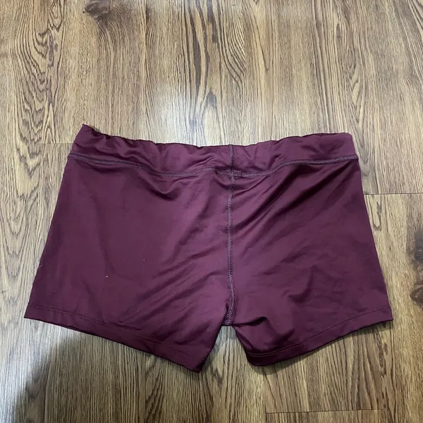 Nike Maroon 5” Performance Game Volleyball Shorts Size Large - Image 4