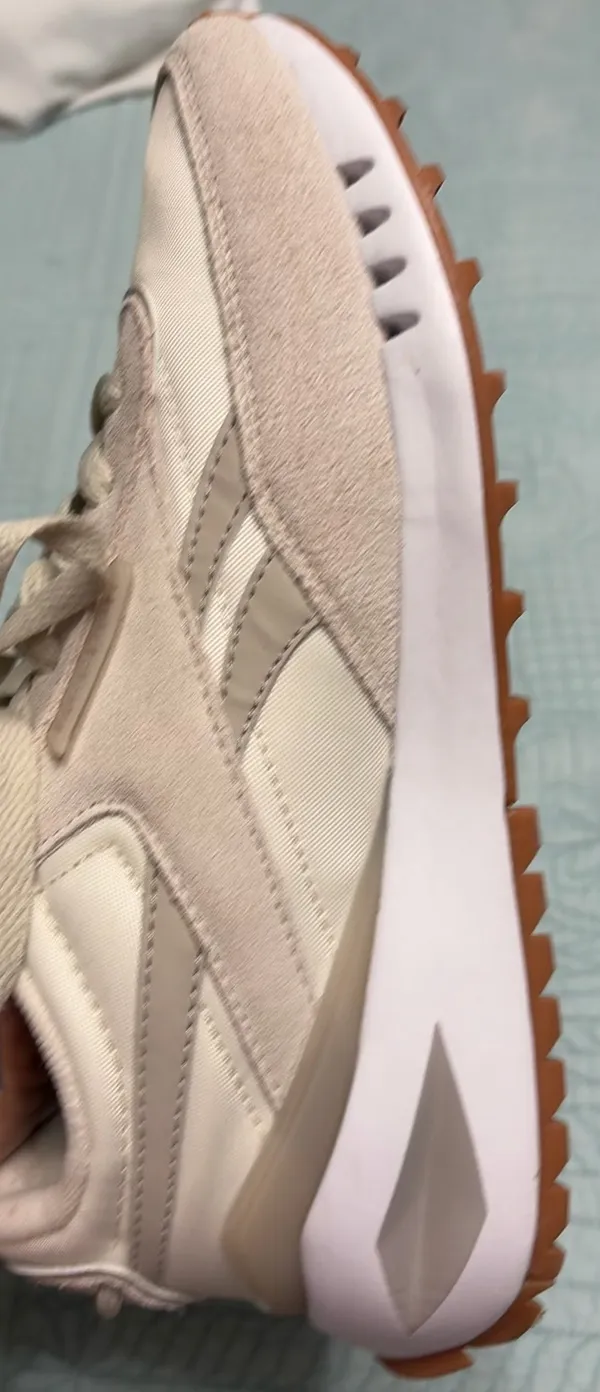 Reebok Women’s Sneakers 8 - Image 3
