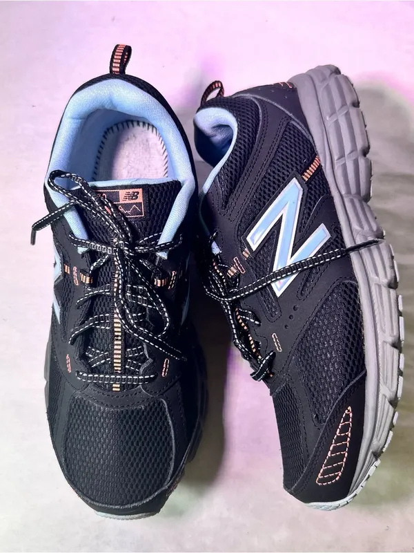 New Balance Black Sneakers with Light Blue Accents - Image 5