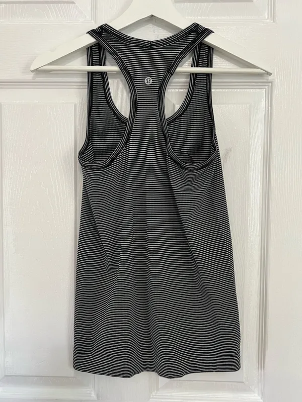 Lululemon Swiftly Tech Racerback Tank Top Size 4 Black Striped Athletic Gym Yoga - Image 4