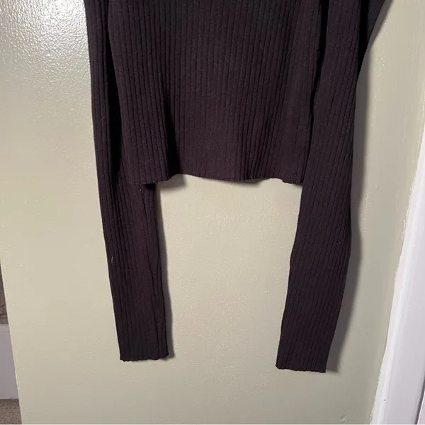 Forever 21 Women's Size Large Cold‎ Shoulder Sweater Black Ribbed Off Shoulder - Image 4