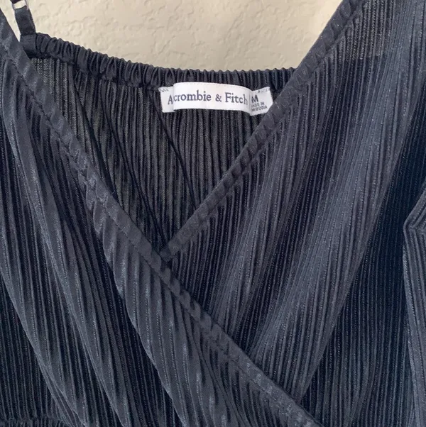 Abercrombie Black Vneck tank top - Image 7
