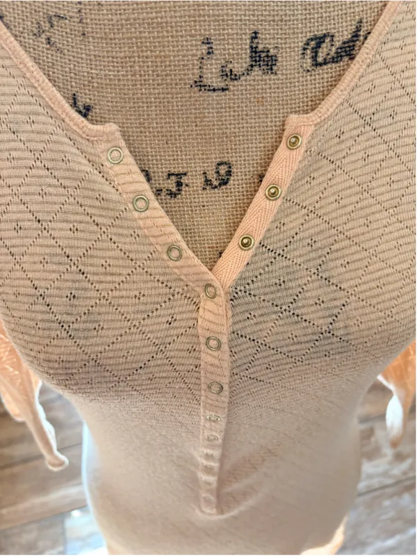 Free People 3/4 Sleeve Henley Top Size M Peach - Image 3