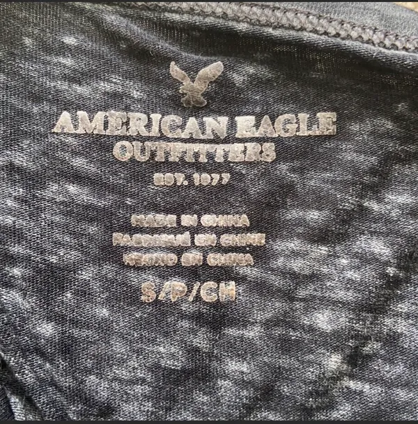 American Eagle Outfitters Plain Gray Tee - Image 4