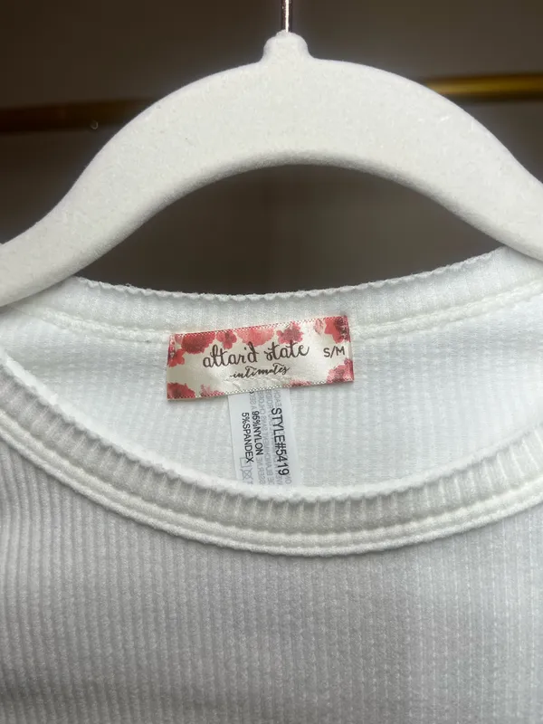 Altar'd State white ribbed crop top in size S/M #ribbed #cropped - Image 3