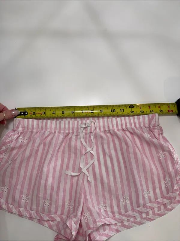 Victoria's Secret Pink & White Lounge Shorts with matching Black VS Top - Image 8
