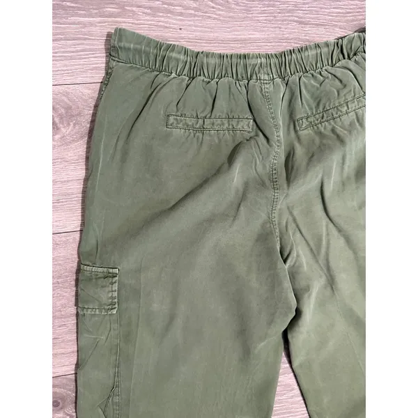 Universal Threads Women Cargo Pants 6 Olive Green Lyocell High RiseUtility Toggle - Image 11