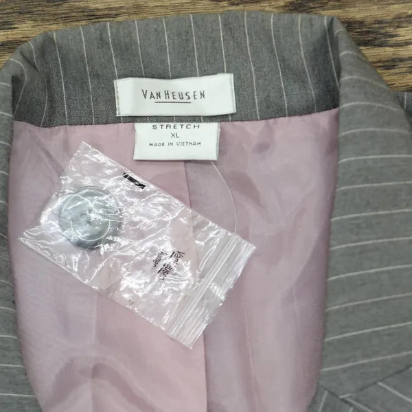 NWT Van Heusen Womens Stretch 2-Button Pinstripe Blazer Jacket Gray / Purple XL - Image 3