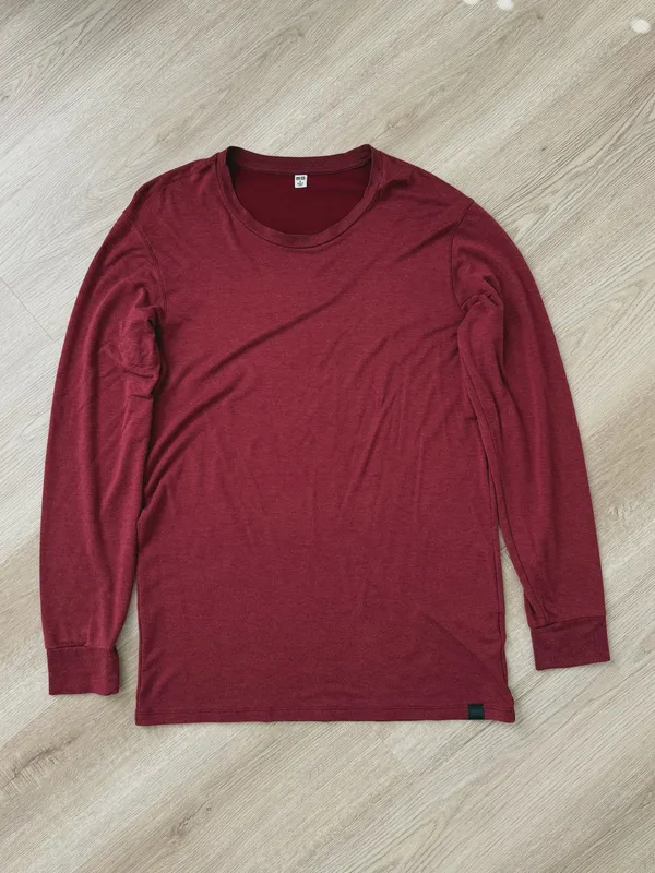 Uniqlo HEATTECH Crew Neck Long Sleeve T-shirt (Extra Warm) - Image 2