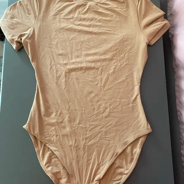 Skims Fits Everybody TShirt bodysuit - Image 2