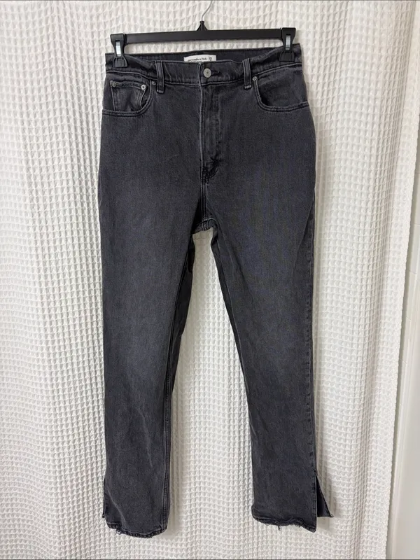 Abercrombie The 90’s Straight Ultra High Rise Split Hem Black Jeans, Size 29/8 - Image 4
