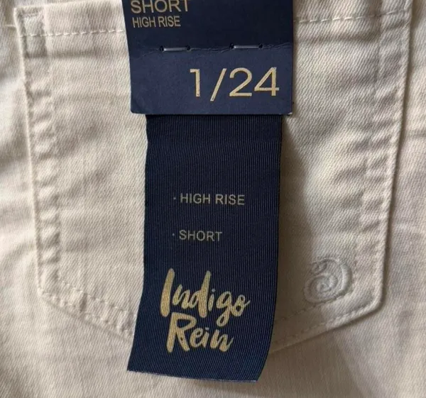 Women’s Indigo Rein Hi Rise Cream Shorts NWT Cream 1/24 Frayed Hem - Image 7