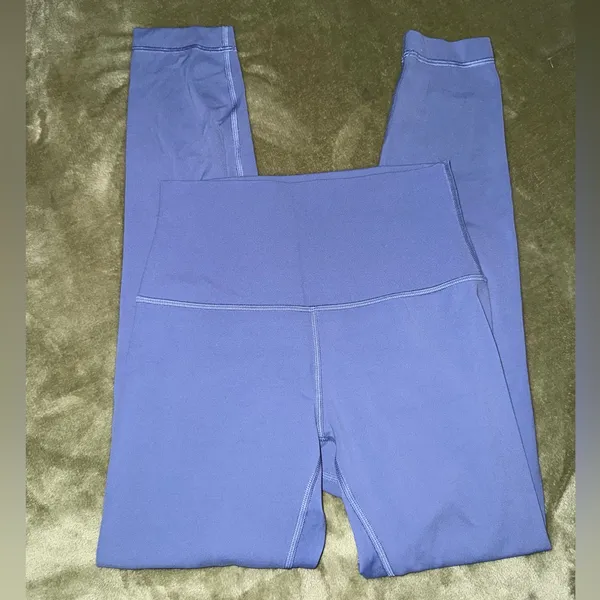 Lululemon Align Pant 25"
Water Drop Size 4 - Image 3