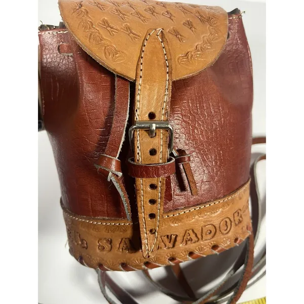 Vintage Women’s Brown/Tan Tooled Leather Backpack Bucket Bag, El Salvador - Image 8