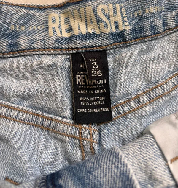 High waisted shorts - Image 3