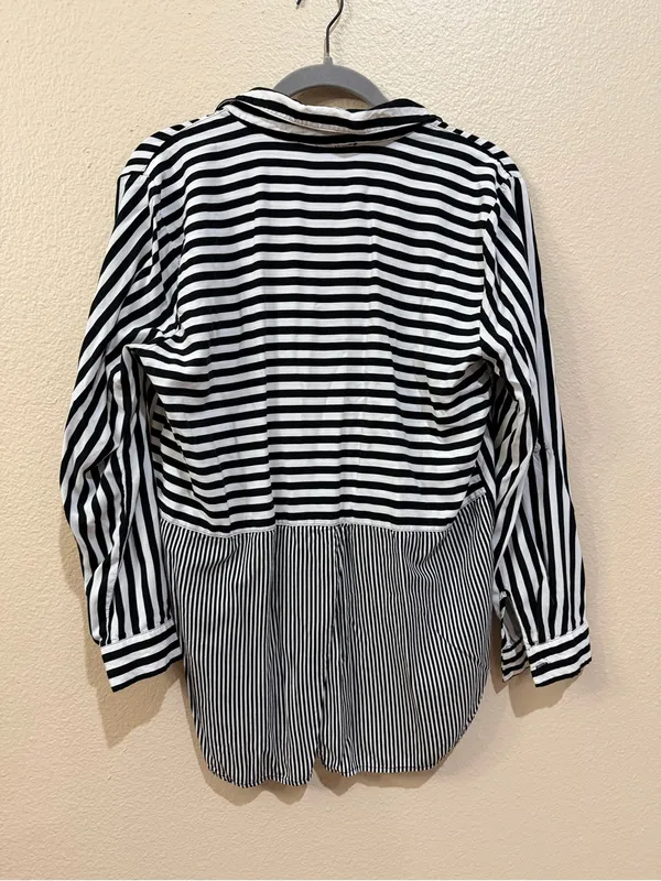 Jane + Delancey Black & White Striped Button Up Hi-Low Blouse Size L - Image 2