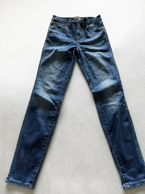 Madewell 10" High-Rise Skinny Jeans‎ in Dark Wash Size 25 - Image 3