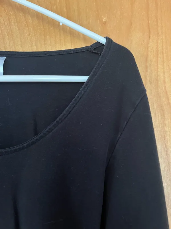 H&M Divided Black Crop Long Sleeve Top - Image 4