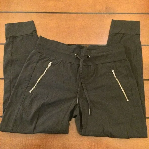Athleta Trekkie north joggers black 4p - Image 2