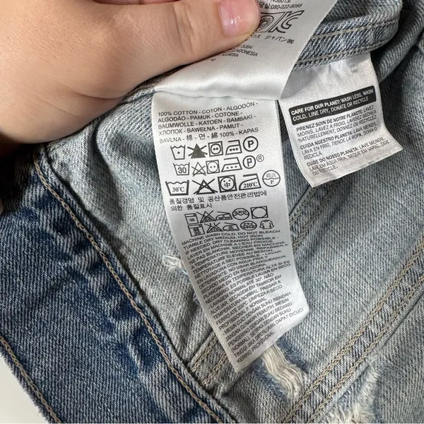 Levi's Distressed‎ Denim Vest Size Xsmall - Image 4