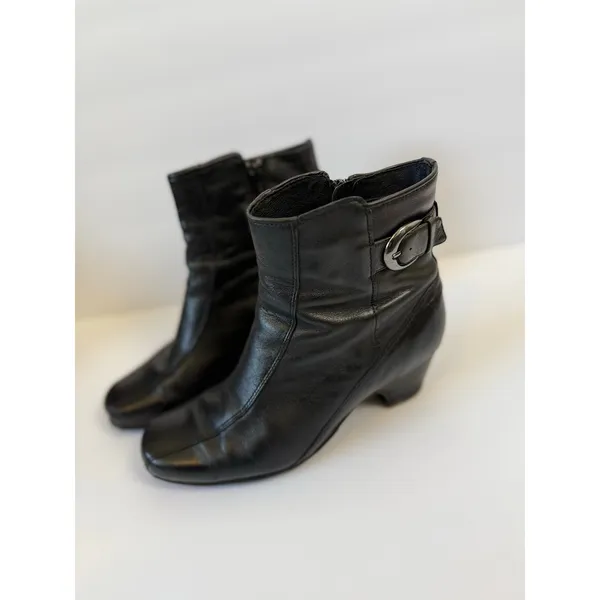 Clarks Artisan Dara Black Leather Ankle Bootie Heels Buckle Side Zip Women's 7.5 - Image 6