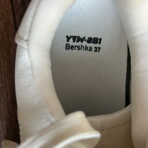 Berksha White Sneakers - Image 9
