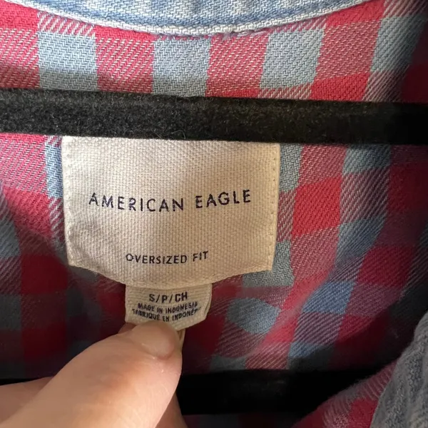 American Eagle Flannel Lined Denim Shirt Womens Small Oversized‎ Distressed Blue - Image 4