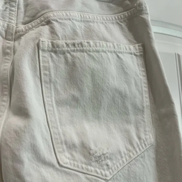 Agolde White Distressed Cropped Jeans - Image 4