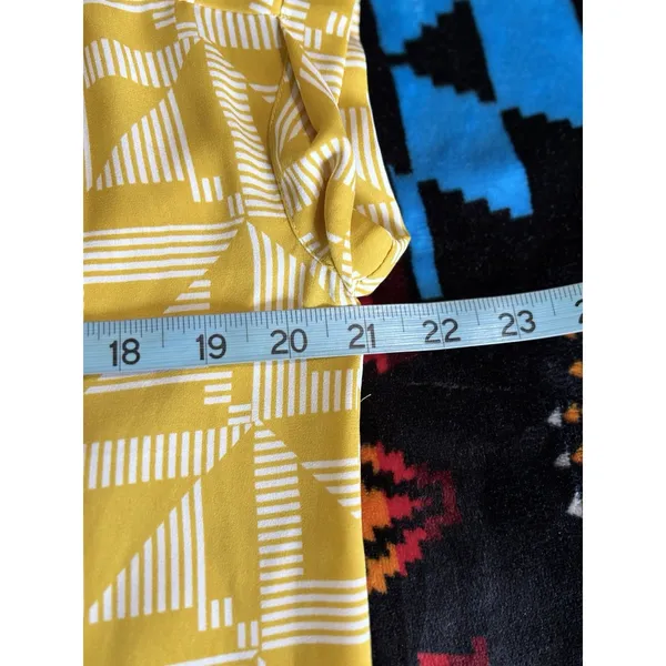 Jasmine & Juliana Yellow/White Geo‎ Blouse Size M Cap Sleeve Chiffon Buttons - Image 6