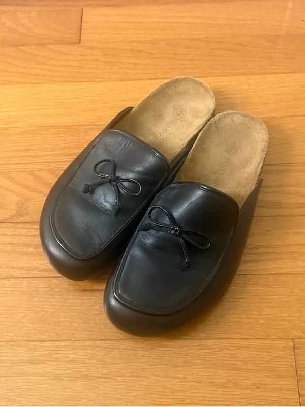 Tory Burch Leather Bow Mules in Black - Image 2