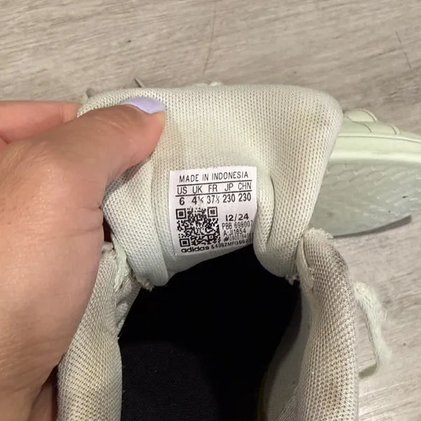 Adidas Light Green Casual Sneakers - Image 9