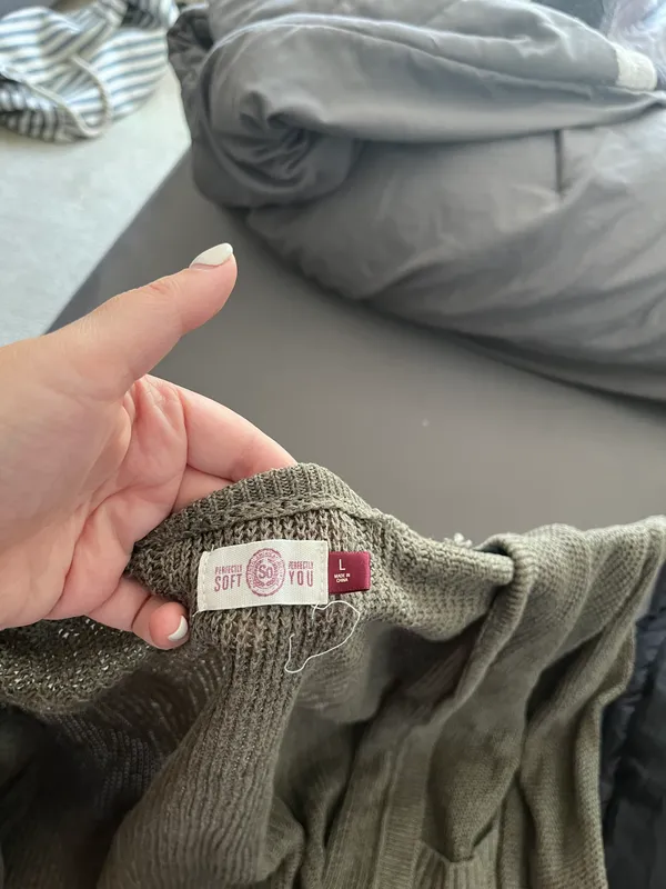 SO Sweater - Image 5