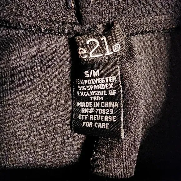 Rue 21 Back Mini Skirt Small - Image 2