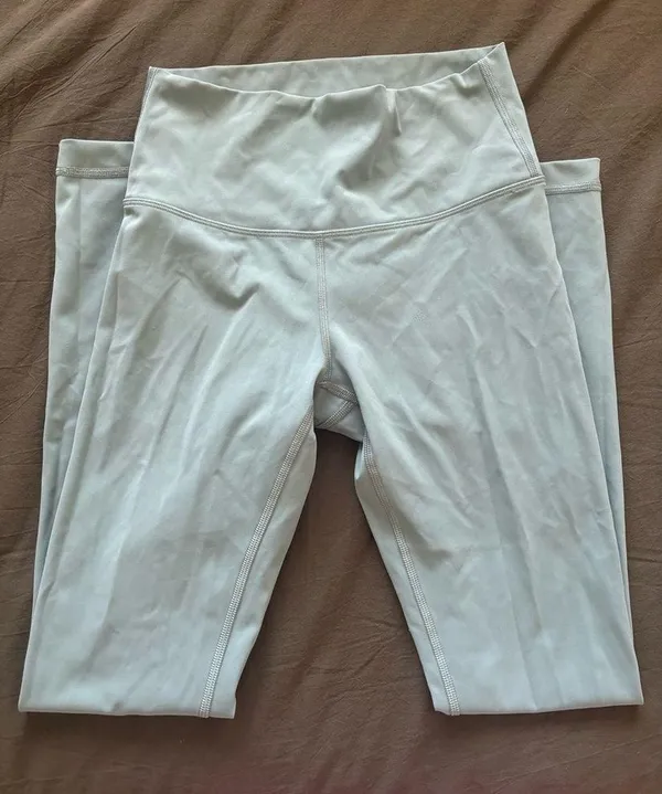 Lululemon // Wunder under leggings 26” luxtreme - Image 3
