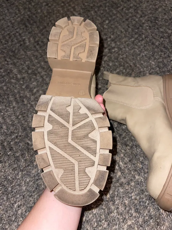 Tan boots Size 8 - Image 2