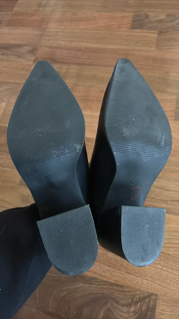 Black Boot Heels Size 7 - Image 5