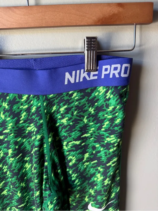 Nike Pro Dri-FIT Green Camo Capri Leggings Women’s Large - Image 4