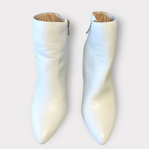 Lulu’s Ottava Heeled Ankle Booties - Image 5