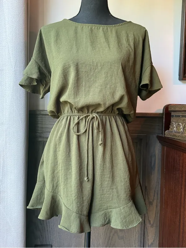 Bluivy Olive Green Ruffle romper medium euc - Image 7