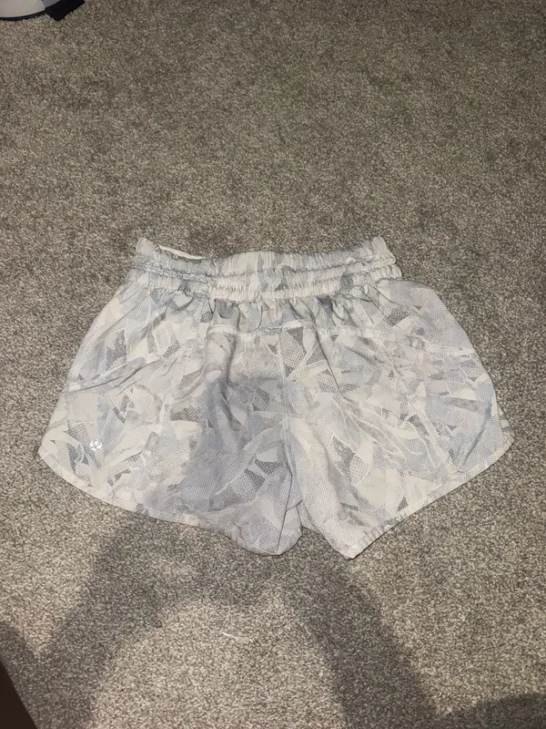 Lululemon Track That Shorts 3" size 6 tropical shadow starlight multi - Image 2