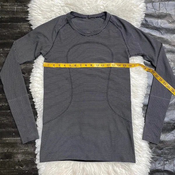 Lululemon Black White Stripe Swiftly Tech Long Sleeve Thumb Holes Sporty Yoga - Image 6