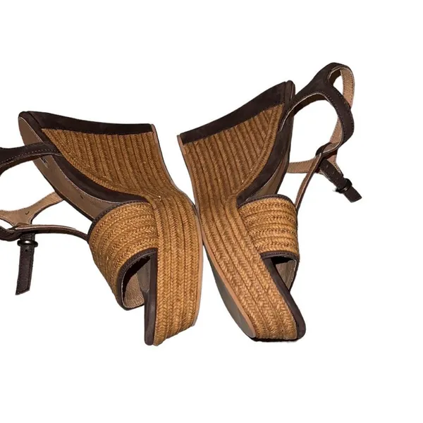 Ugg Brown Leather and Straw Wedge Sandals Size 8.5 - Image 3