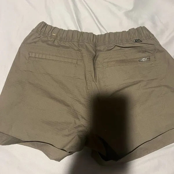 Prana green shorts‎ size 6 - Image 6