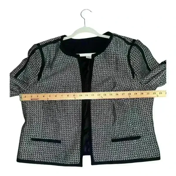 Liz Claiborne Black/White Open Front Cropped Blazer,‎ XL - Image 4