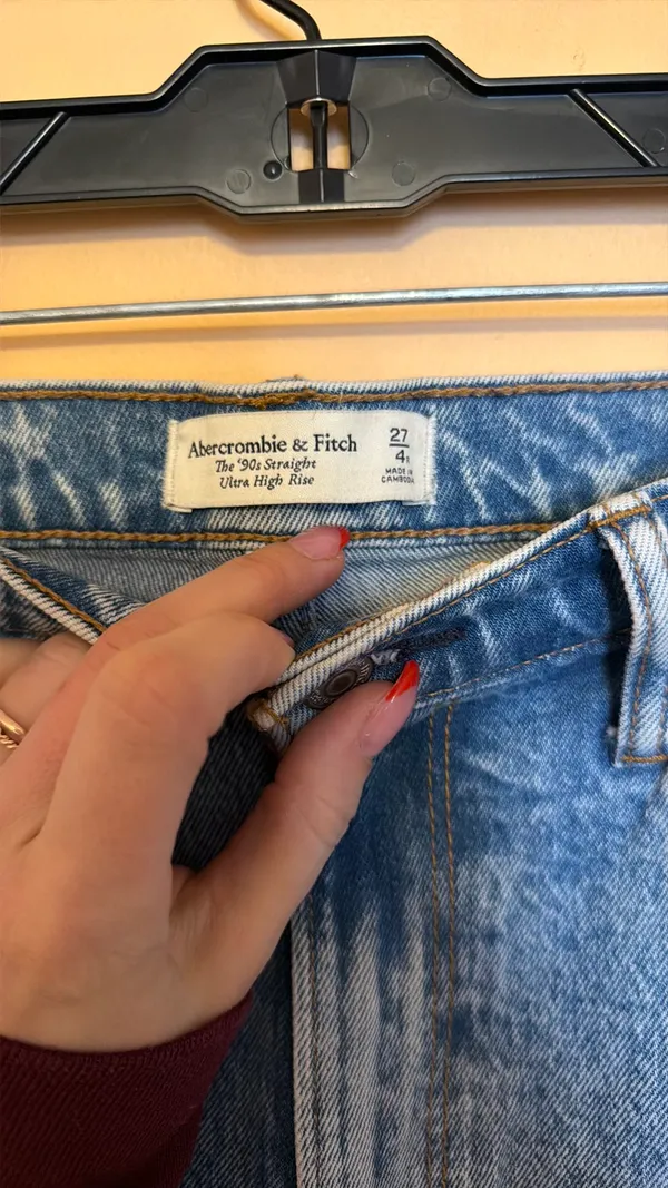 Abercrombie 90s Straight Ultra High-Rise Jeans Curve - Image 5