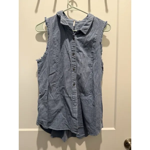 Free People Denim Sleeveless Frayed Edges Button Down Shirt Small Denim Western - Image 2