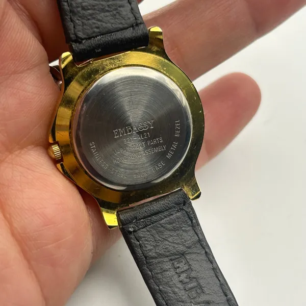 Vintage Gold-tone Embassy Black Dial Women’s Quartz Watch Working - Image 5