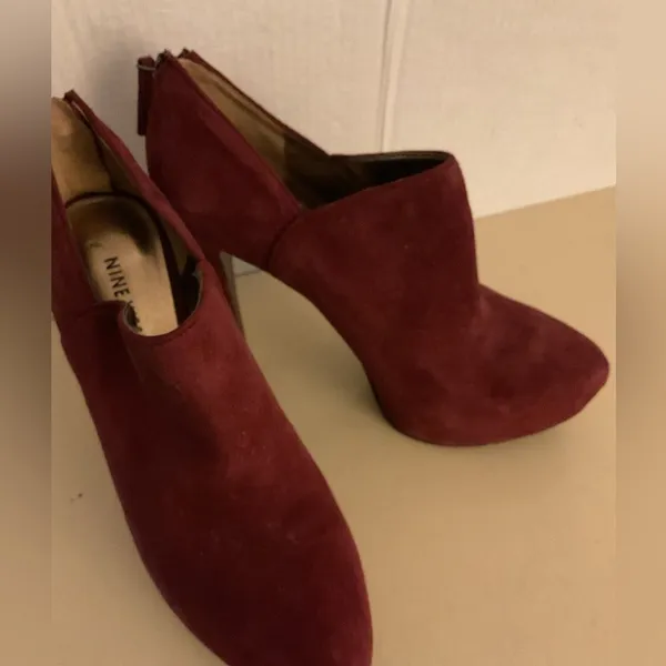 Nine West Women's Suede burgundy platform Heels vintage boots size 8 - Image 2