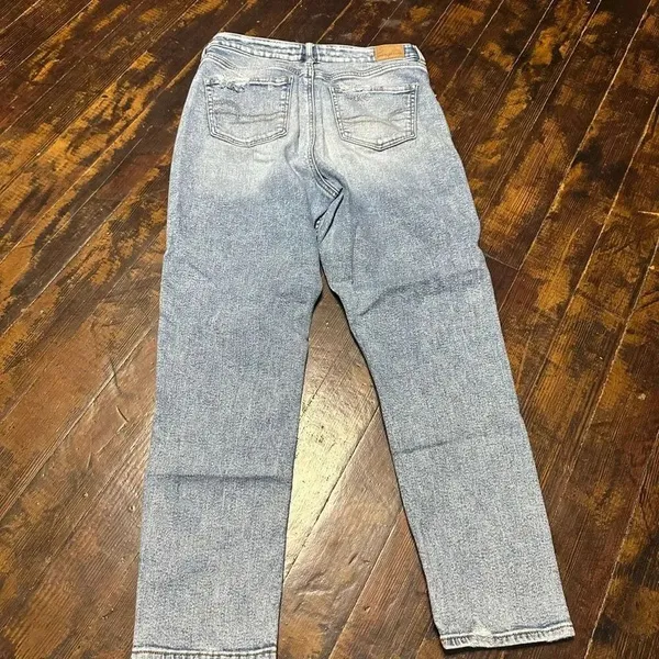 American Eagle 90’s mom jean 10 acid wash jeans - Image 2